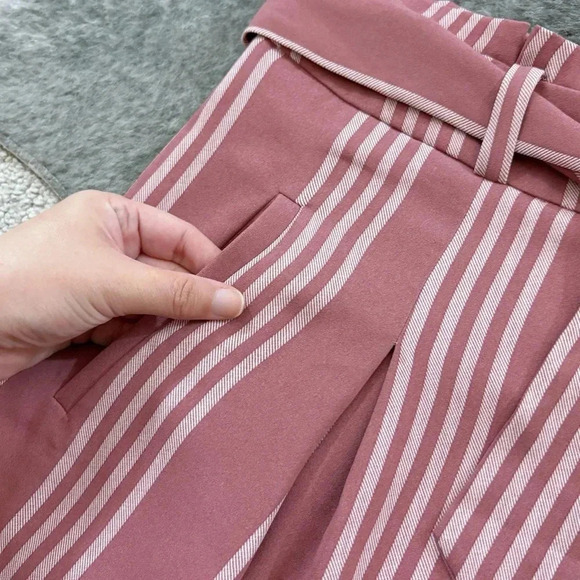 NWT Torrid 5” Stretch Crepe Mid-Rise Tie Front Shorts - Picture 6 of 11